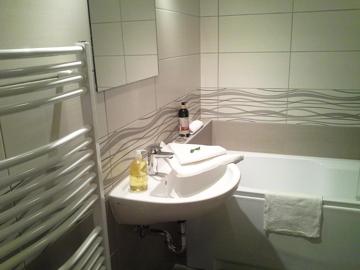 Alexandra Apartment Hajduszoboszlo - Chic Flat Buitenkant foto